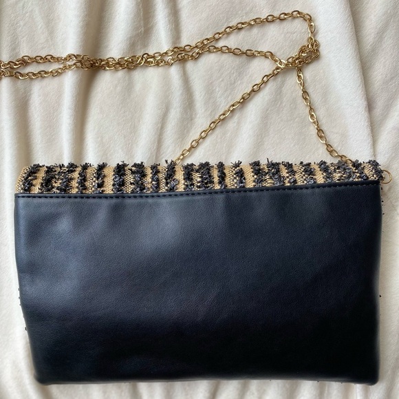 Urban Expressions Black and Tan Woven Clutch - Picture 8 of 12